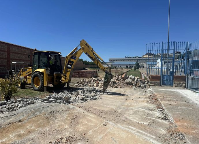 Máquina de taladrar el suelo es recinto privado 